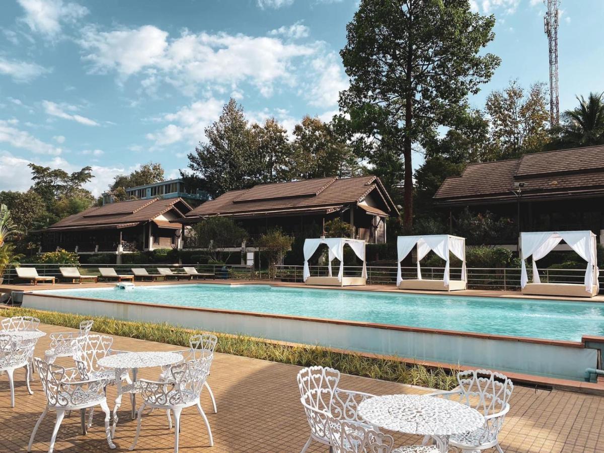 Phubachiang Golf & Resort Pakse Exterior photo