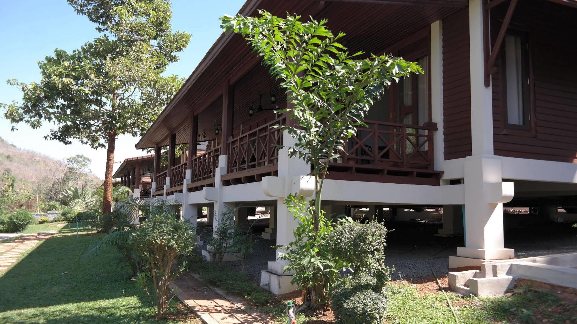 Phubachiang Golf & Resort Pakse Exterior photo
