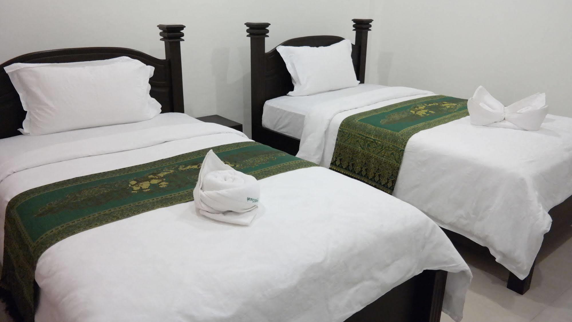 Phubachiang Golf & Resort Pakse Exterior photo